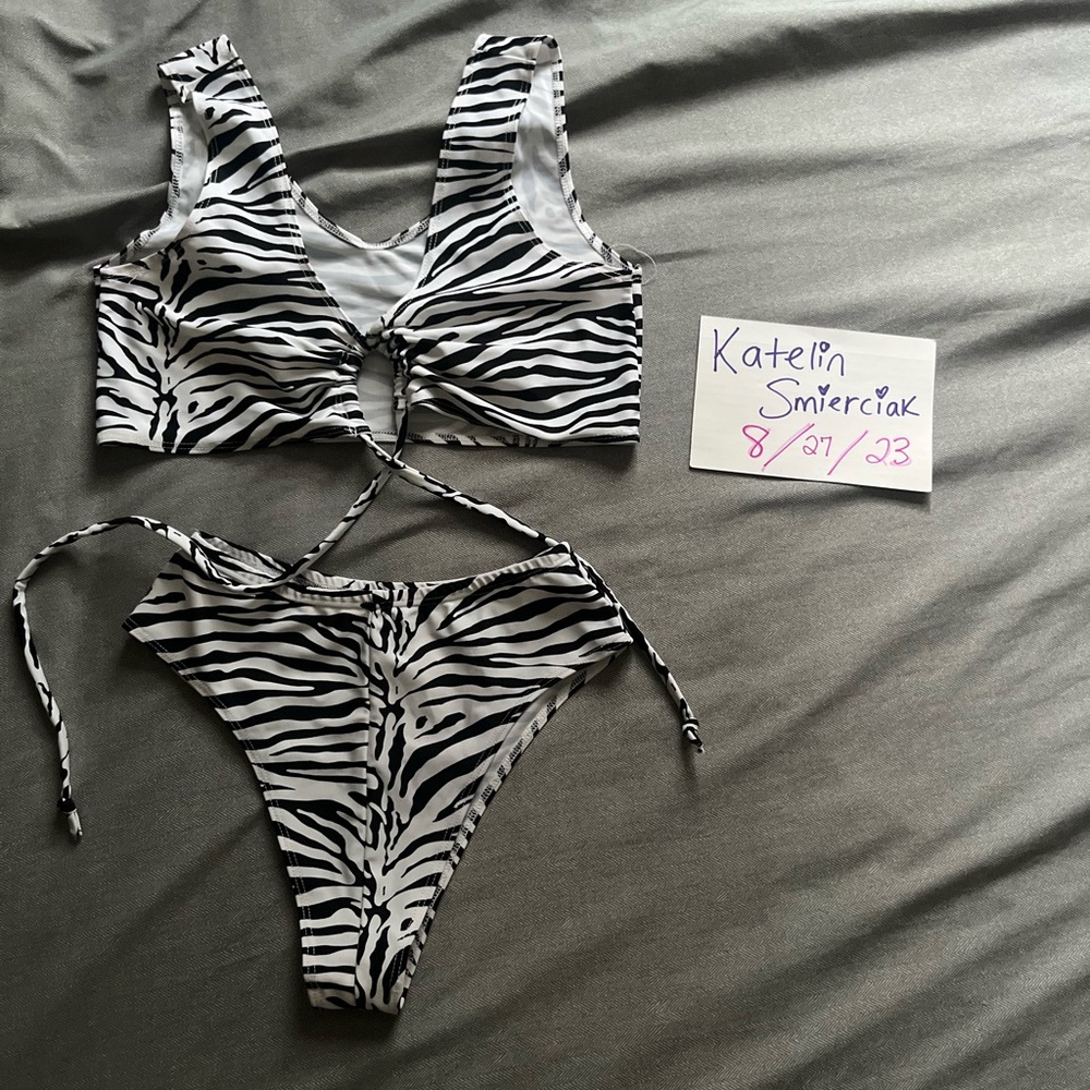 Ragebratz two piece zebra set